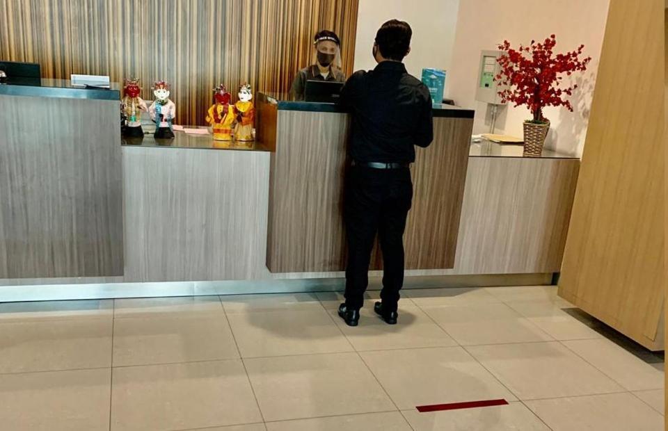 Hotel 88 Grogol Jakarta By Wh Dış mekan fotoğraf