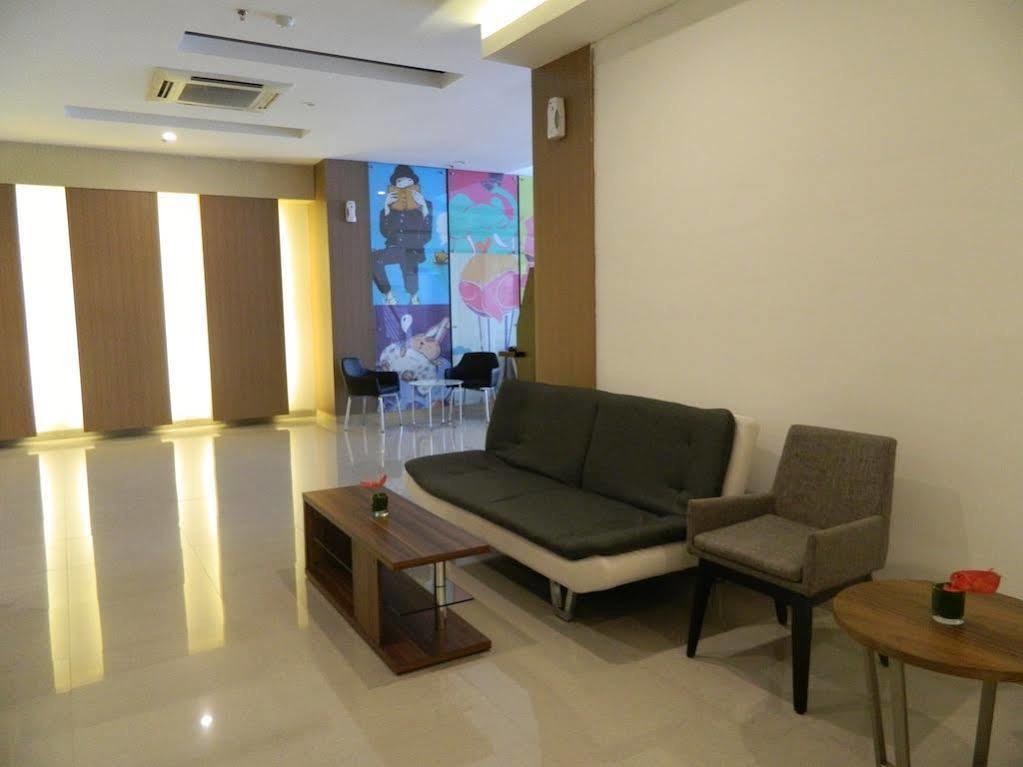 Hotel 88 Grogol Jakarta By Wh Dış mekan fotoğraf